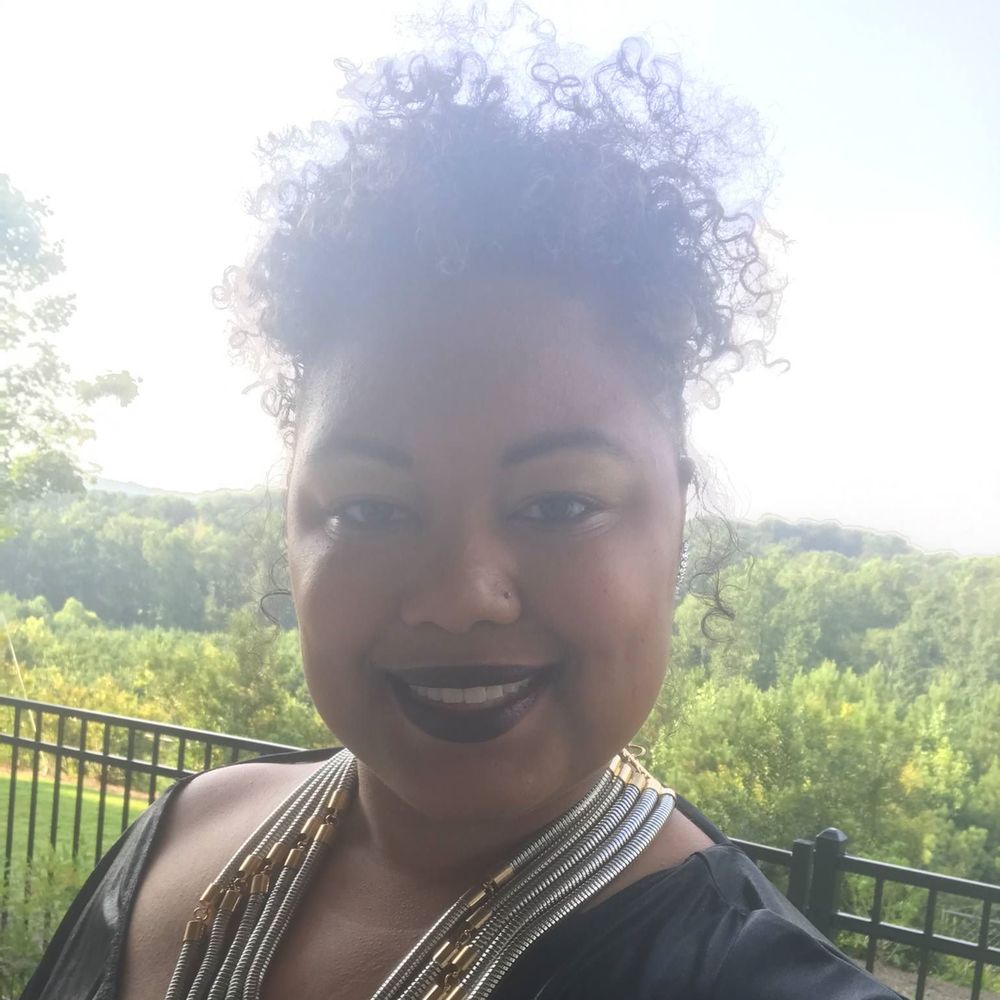 Meet your Posher, Whitney